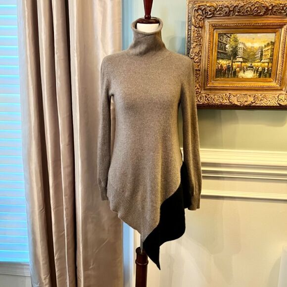 EUC Saks Fifth Avenue 100% Cashmere Funnel Neck Long Sweater Brown Black Size XS - Picture 2 of 5
